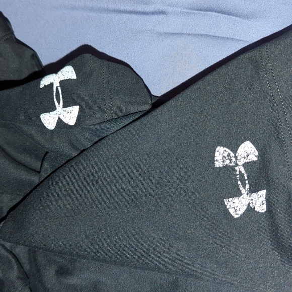 Bundle of women's plain black tshirts - Picture 6 of 6